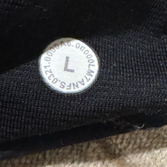 Lululemon Pace Breaker 9” shorts camo no liner - Picture 7 of 7